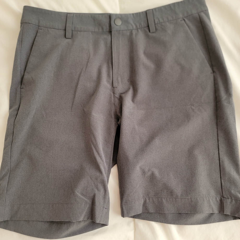 Cutter & Buck Golf Charcoal Flat Front Shorts Size 32